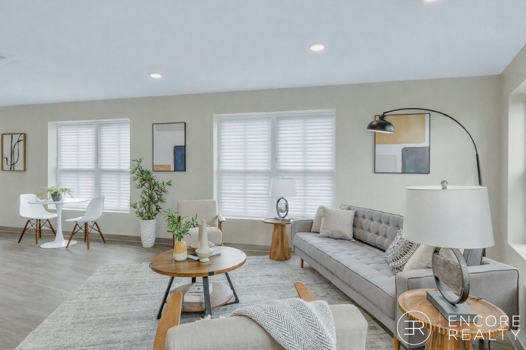 Photos of apartment on Cummins Hwy,Boston MA 02131