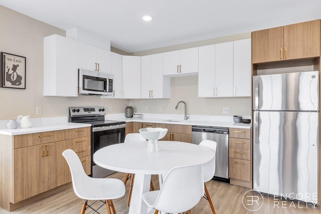 Photos of apartment on Cummins Hwy,Boston MA 02131