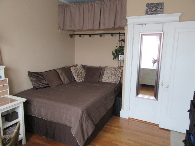 4 bed, 1 bath apartment for rent at 4 Greenway Ct Unit 5, Coolidge Corner — photo 4 of 21