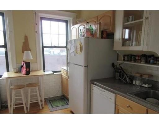 4 bed, 1 bath apartment for rent at 4 Greenway Ct Unit 6, Coolidge Corner — photo 7 of 24