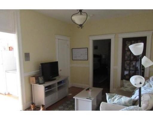 4 bed, 1 bath apartment for rent at 4 Greenway Ct Unit 6, Coolidge Corner — photo 5 of 24