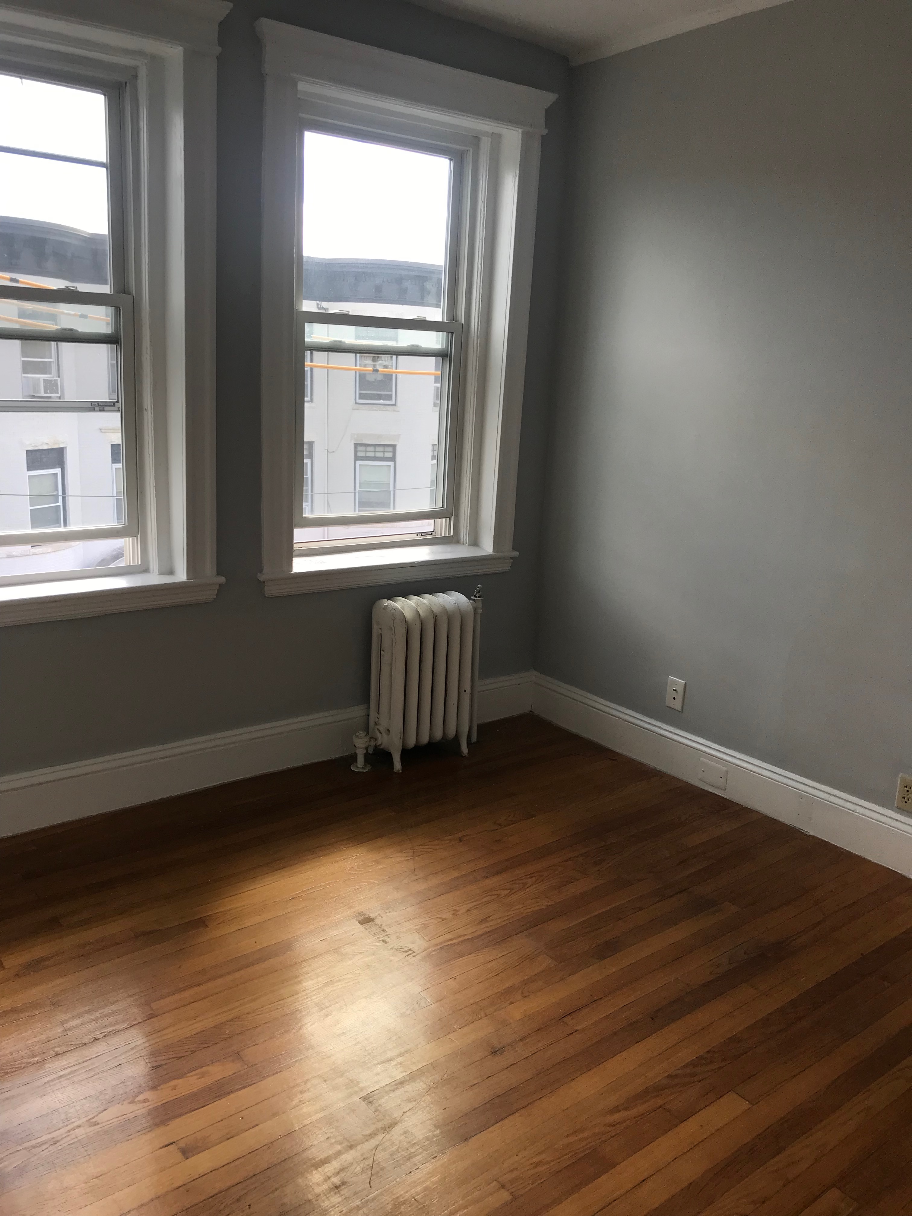 4 bed, 1 bath apartment for rent at 4 Greenway Ct Unit 6, Coolidge Corner — photo 3 of 24