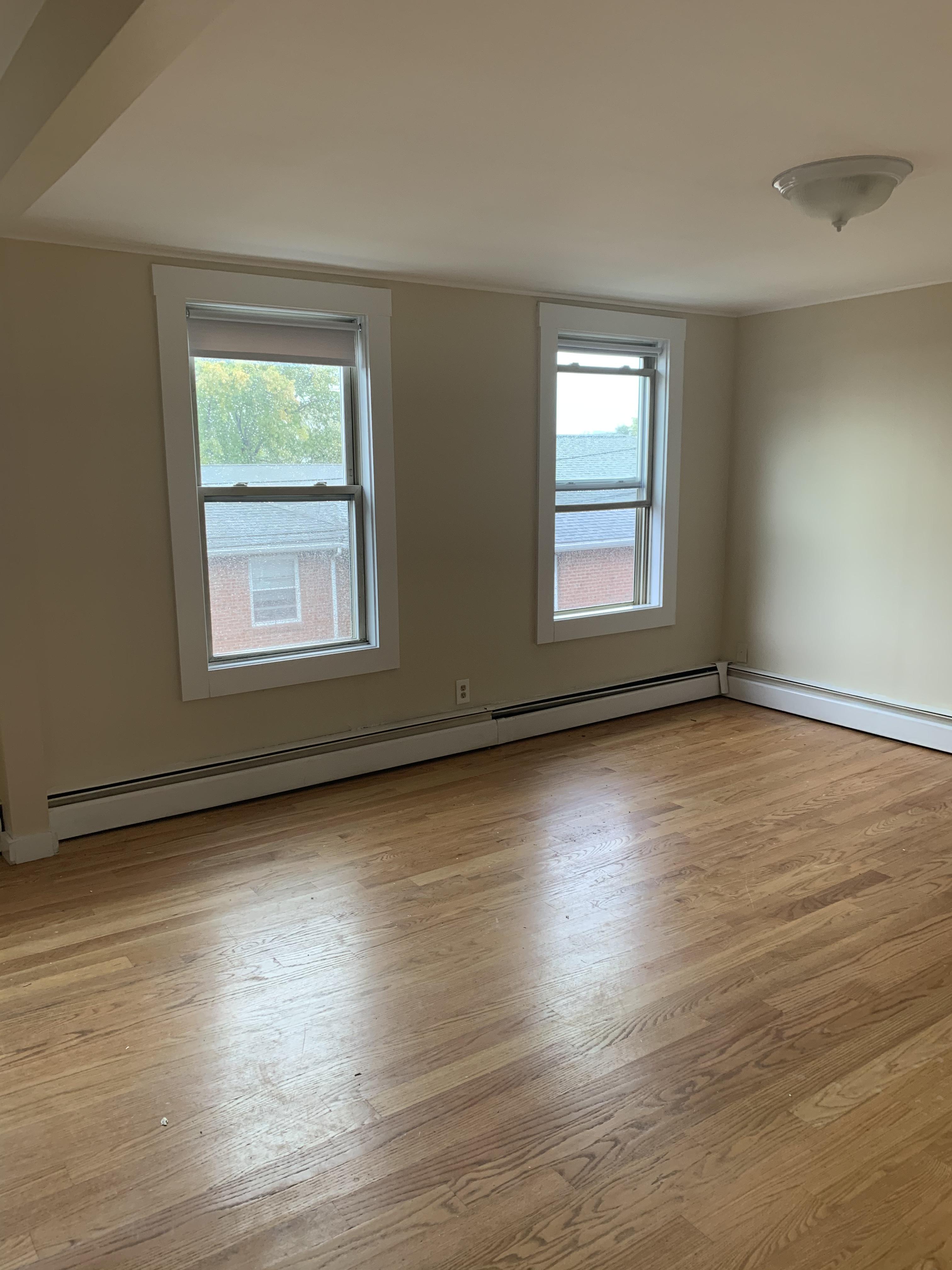 3 bed, 1 bath apartment for rent at 16 Mitchell St Unit 3, South Boston — photo 4 of 9