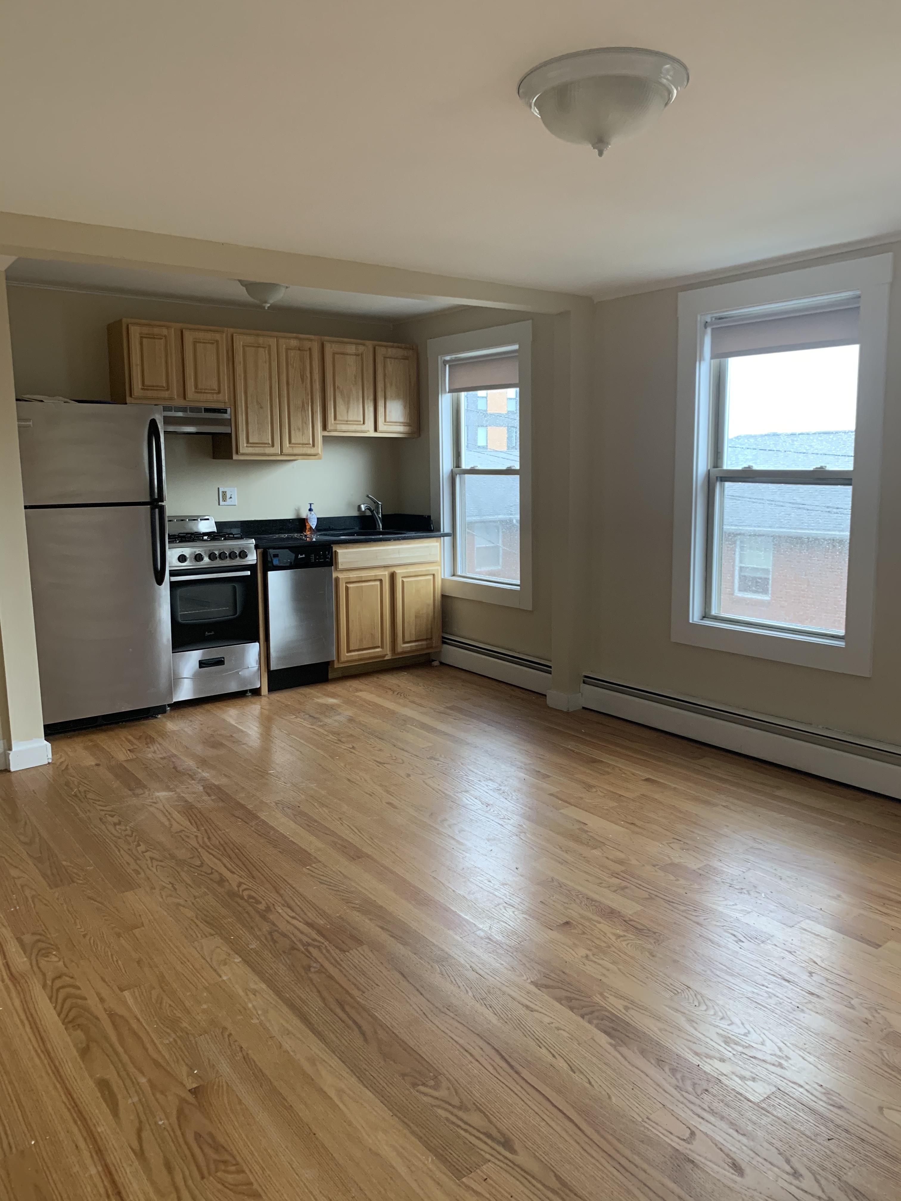 3 bed, 1 bath apartment for rent at 16 Mitchell St Unit 3, South Boston — photo 1 of 9