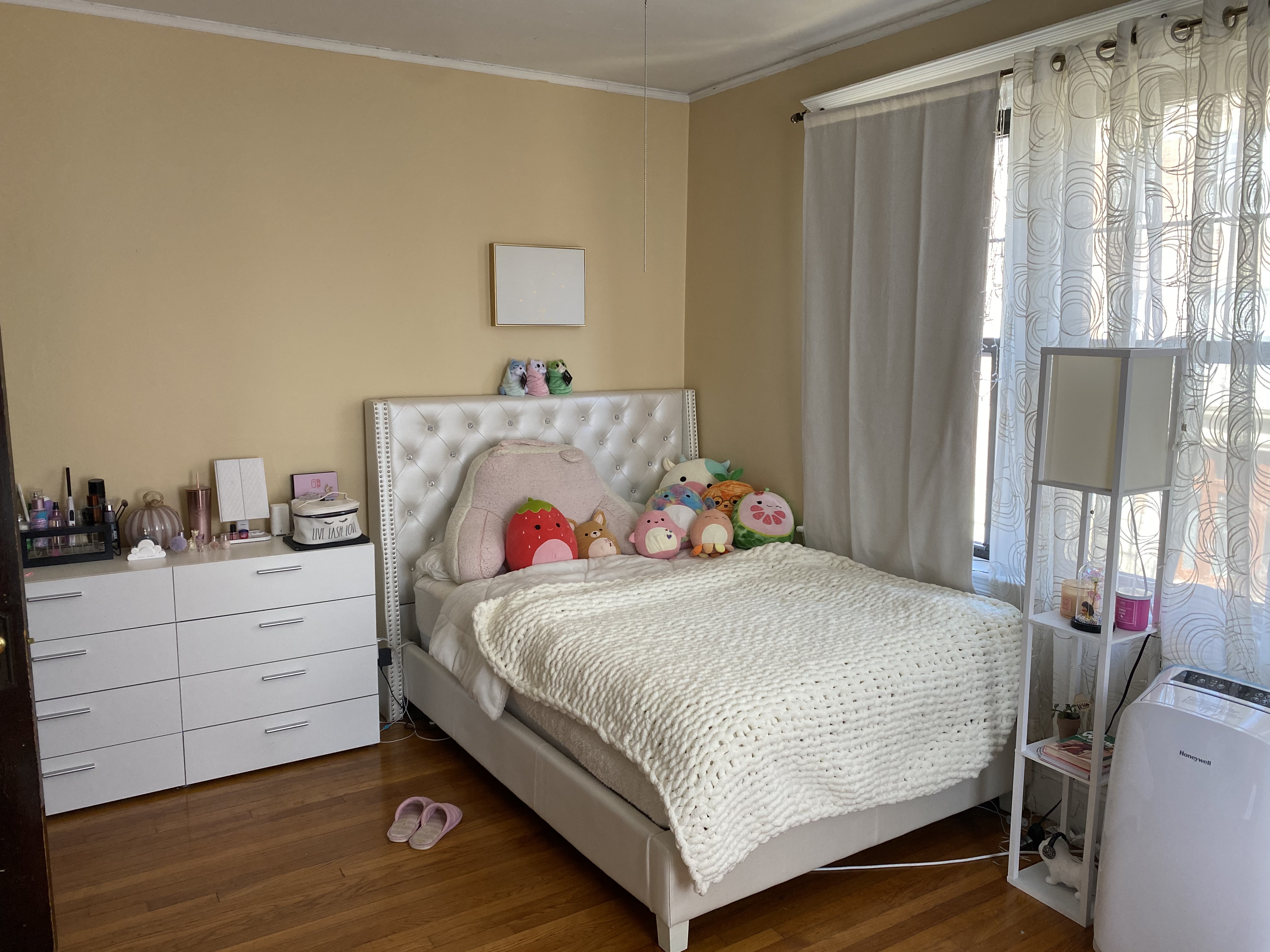 4 bed, 1 bath apartment for rent at 4 Greenway Ct Unit 4, Coolidge Corner — photo 3 of 24