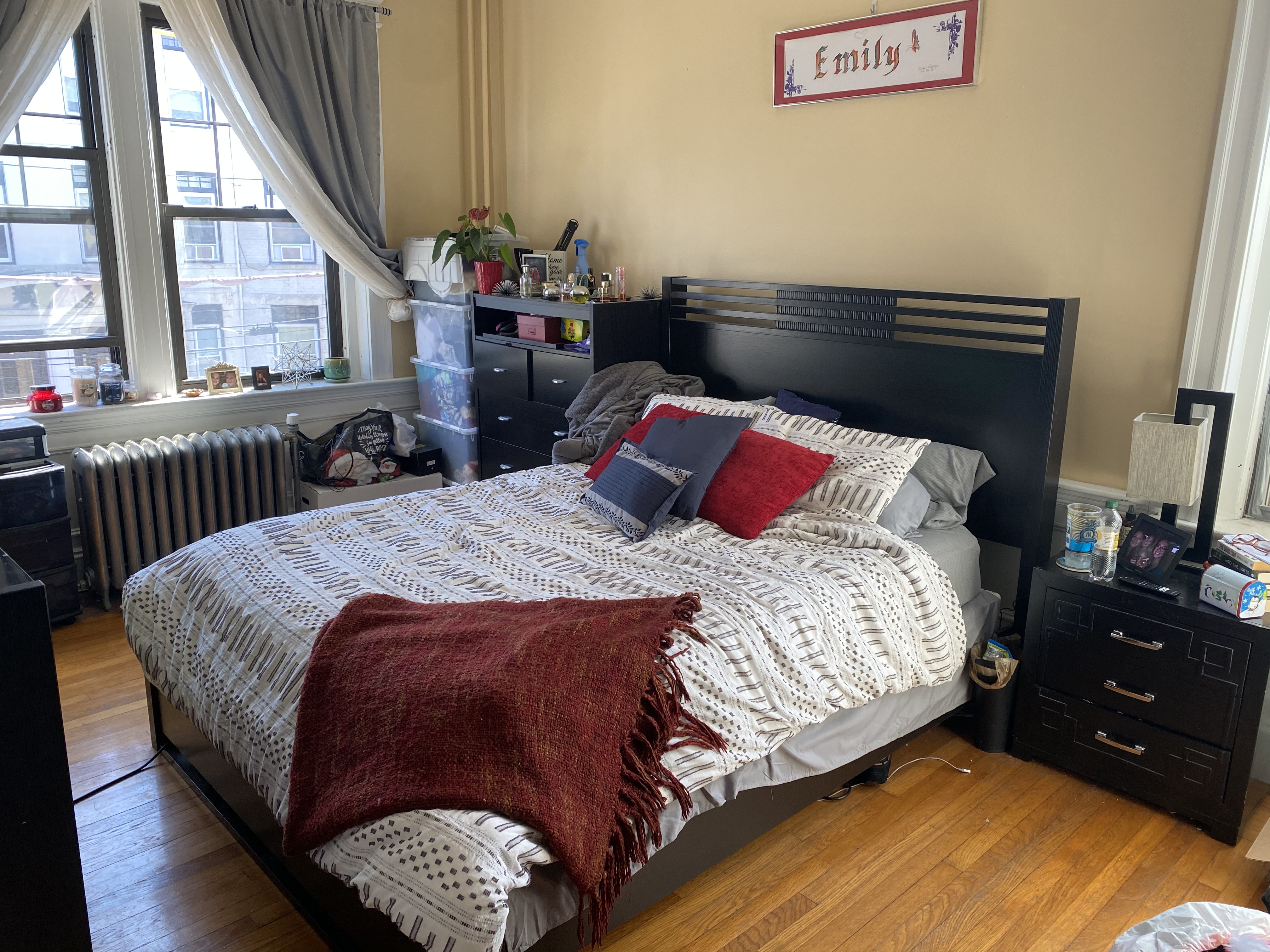 4 bed, 1 bath apartment for rent at 4 Greenway Ct Unit 4, Coolidge Corner — photo 2 of 24