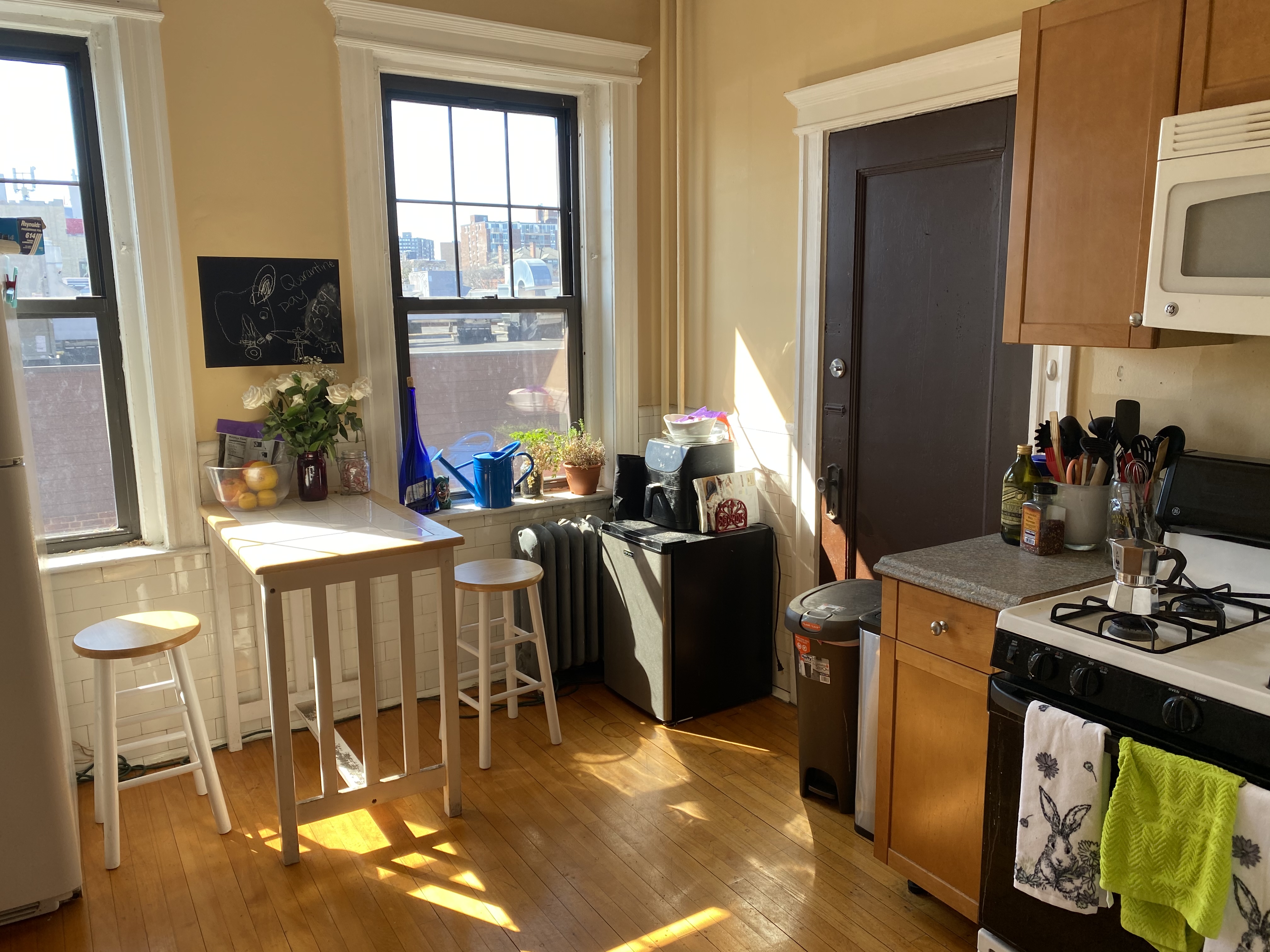 4 bed, 1 bath apartment for rent at 4 Greenway Ct Unit 4, Coolidge Corner — photo 7 of 24