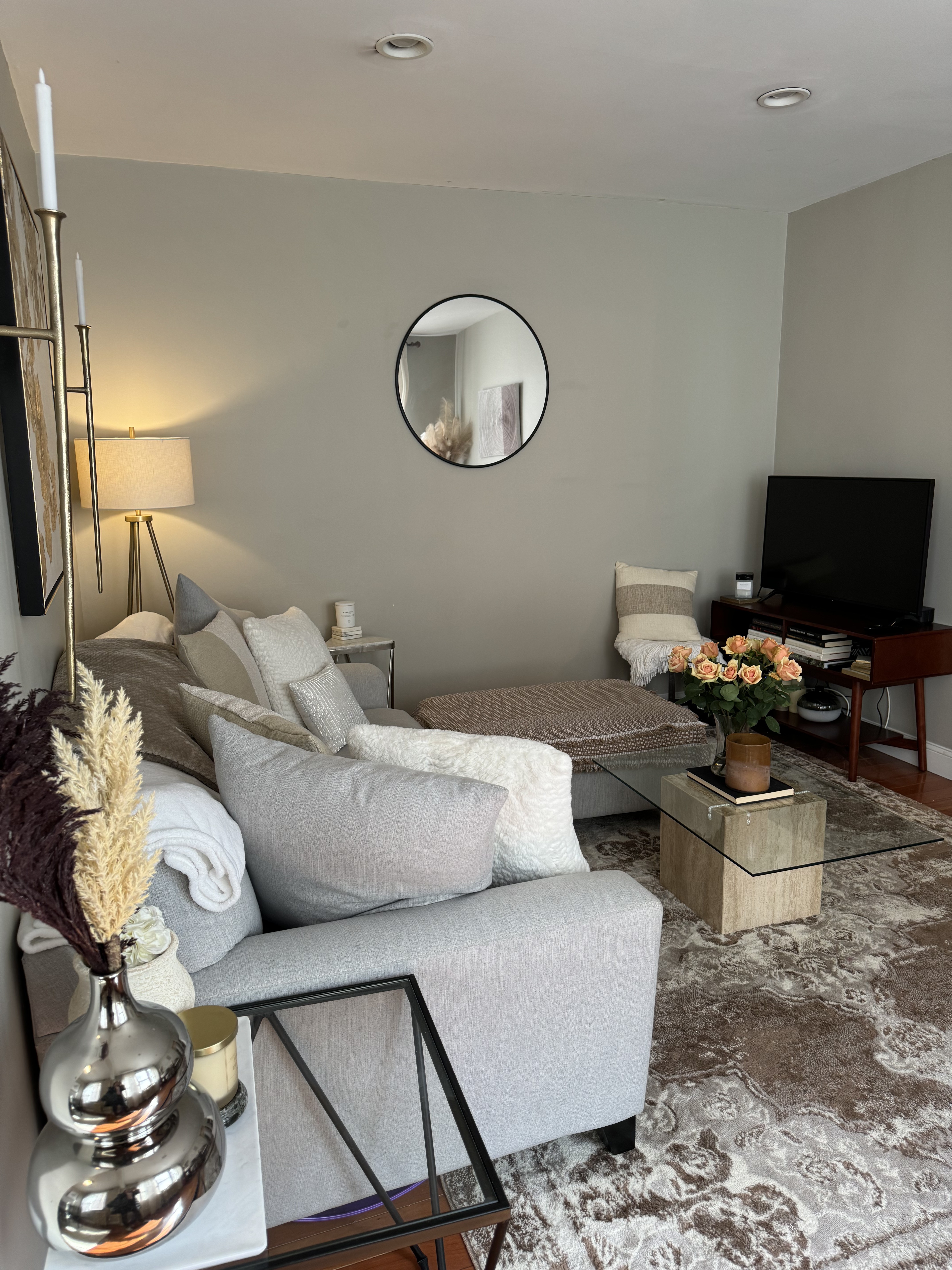 Photos of apartment on Queensberry St.,Boston MA 02215