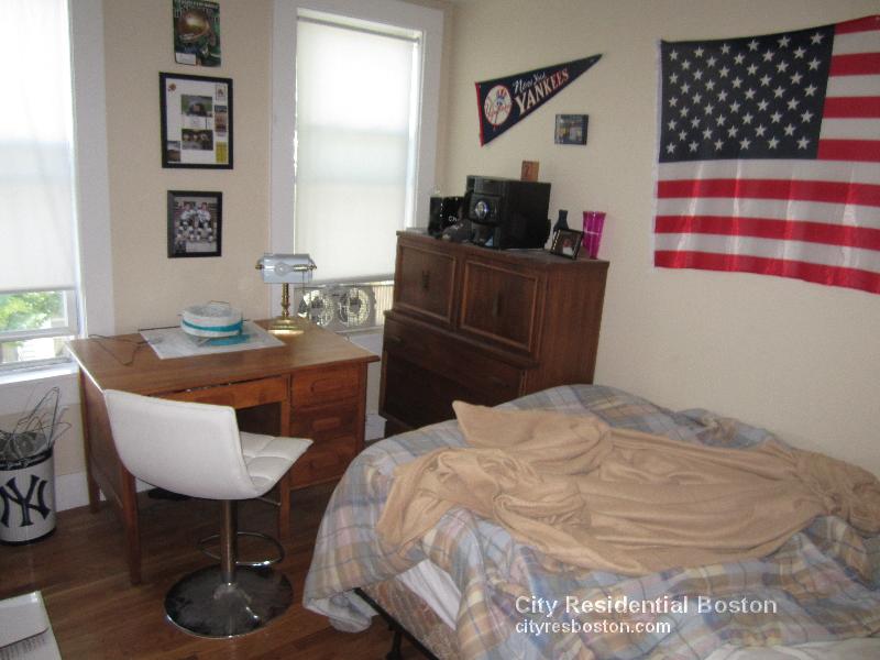 861 1st St, South Boston