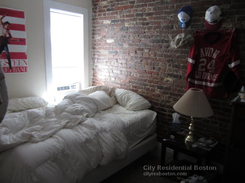 861 1st St, South Boston