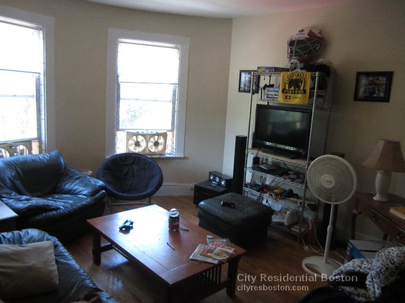 861 1st St, South Boston