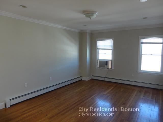 133 7th St, South Boston