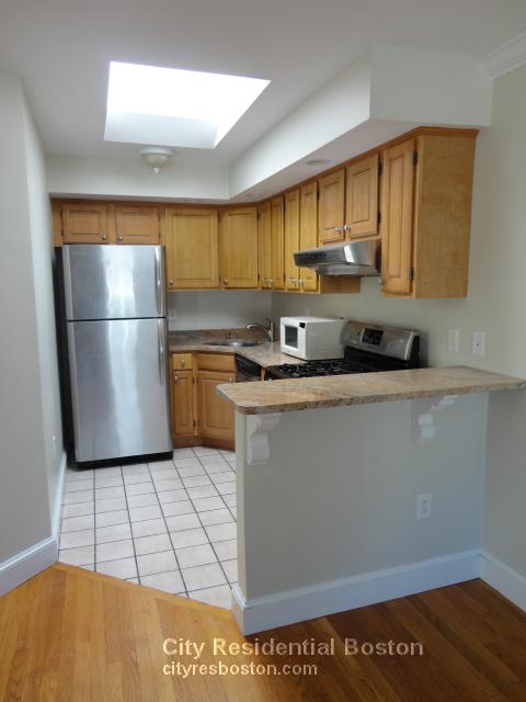 133 7th St, South Boston