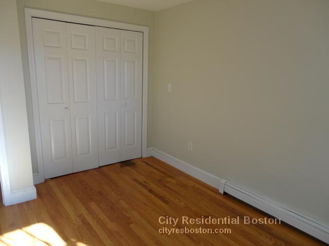 133 7th St, South Boston