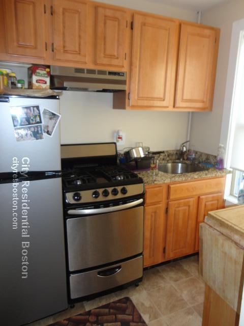 2 bed, 1 bath apartment for rent at 16 Mitchell St Unit 2, South Boston — photo 5 of 12