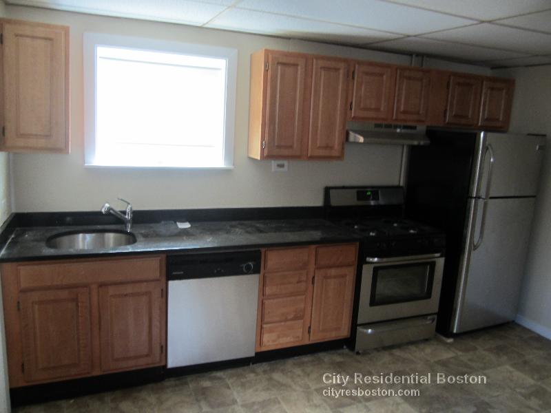 3 bed, 1 bath apartment for rent at 222 West Ninth St Unit 3, South Boston — photo 1 of 19