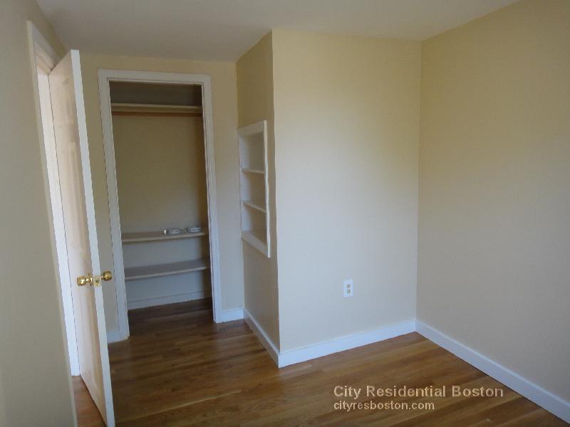 2 bed, 1 bath apartment for rent at 226 West Ninth St Unit 2, South Boston — photo 3 of 18