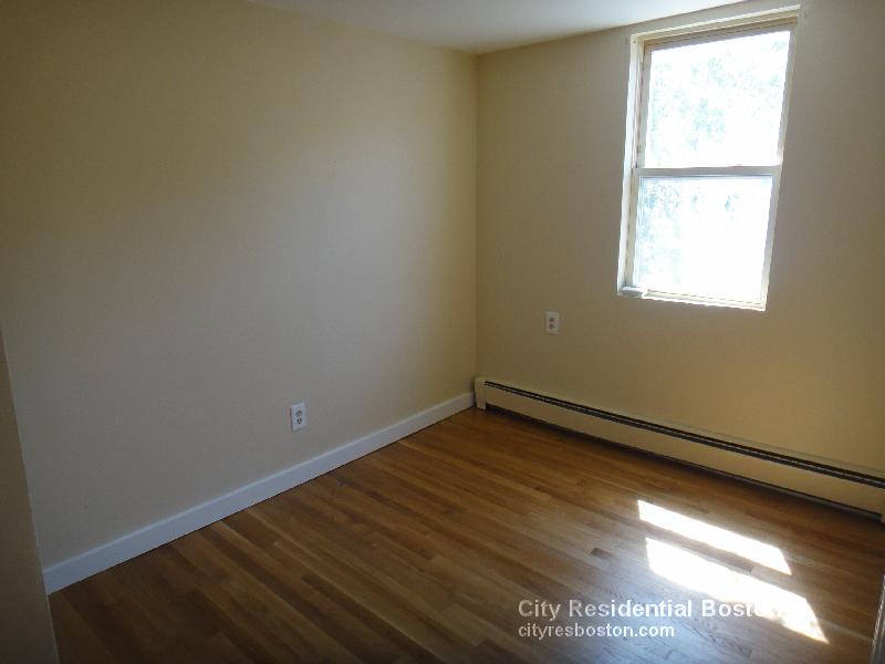 2 bed, 1 bath apartment for rent at 226 West Ninth St Unit 2, South Boston — photo 4 of 18