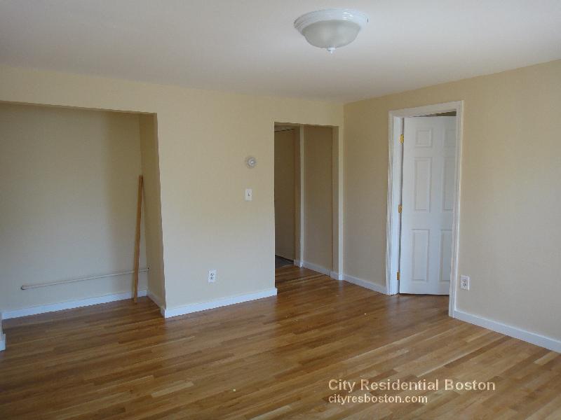 2 bed, 1 bath apartment for rent at 226 West Ninth St Unit 2, South Boston — photo 2 of 18