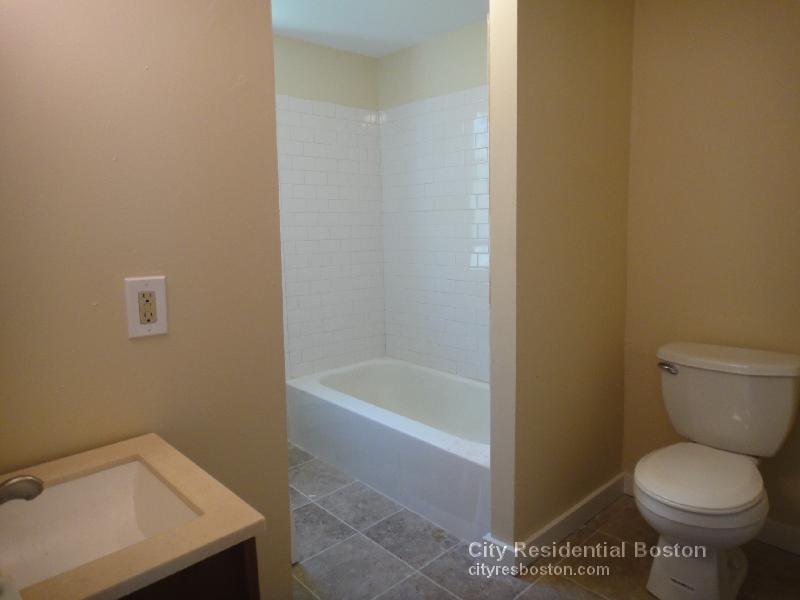 2 bed, 1 bath apartment for rent at 226 West Ninth St Unit 2, South Boston — photo 7 of 18