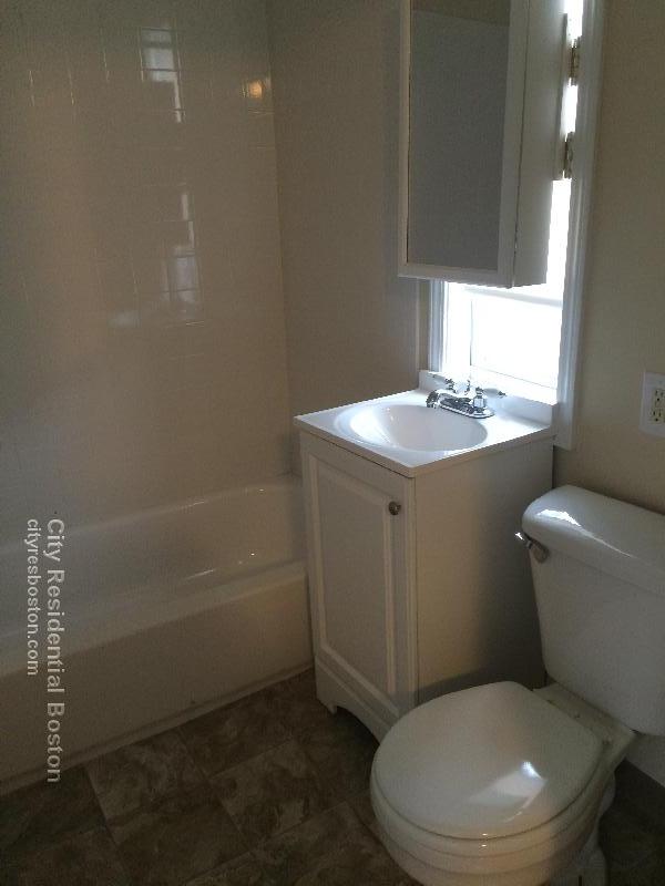 3 bed, 1 bath apartment for rent at 222 West Ninth St Unit 2, South Boston — photo 6 of 18