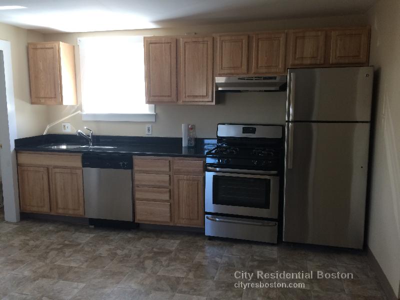3 bed, 1 bath apartment for rent at 222 West Ninth St Unit 2, South Boston — photo 17 of 18