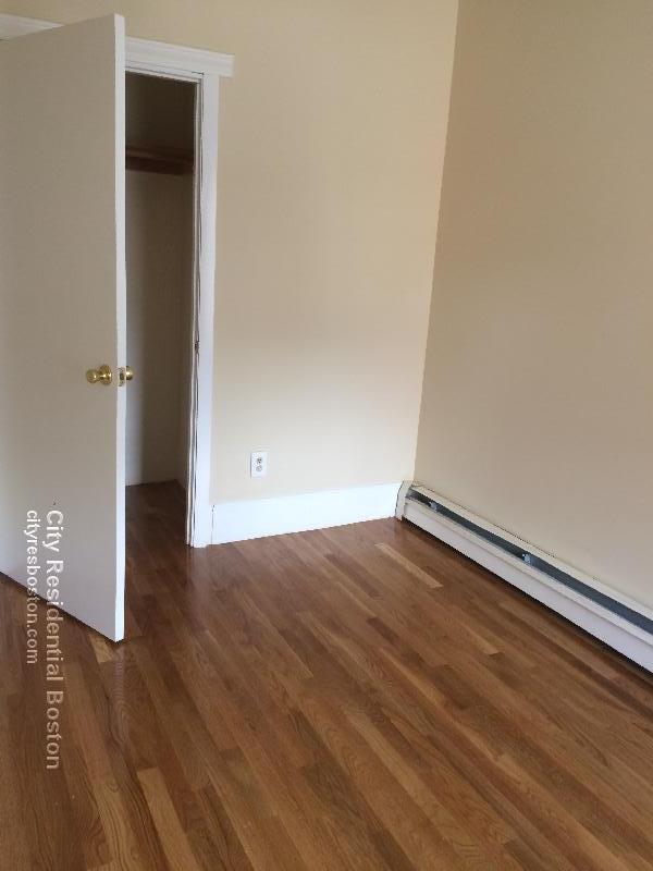 3 bed, 1 bath apartment for rent at 222 West Ninth St Unit 2, South Boston — photo 12 of 18