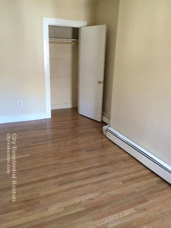 3 bed, 1 bath apartment for rent at 222 West Ninth St Unit 2, South Boston — photo 13 of 18