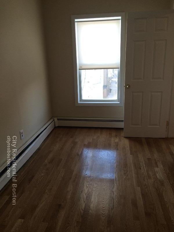 3 bed, 1 bath apartment for rent at 222 West Ninth St Unit 2, South Boston — photo 18 of 18
