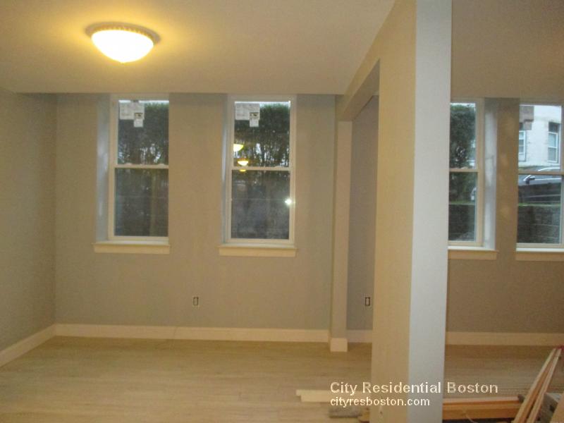 4 Greenway Ct, North Brookline