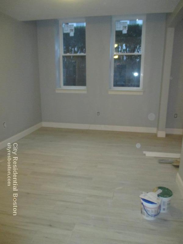 4 Greenway Ct, North Brookline