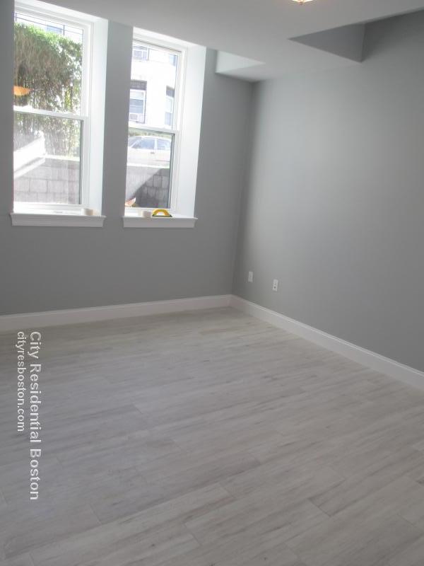 4 Greenway Ct, North Brookline