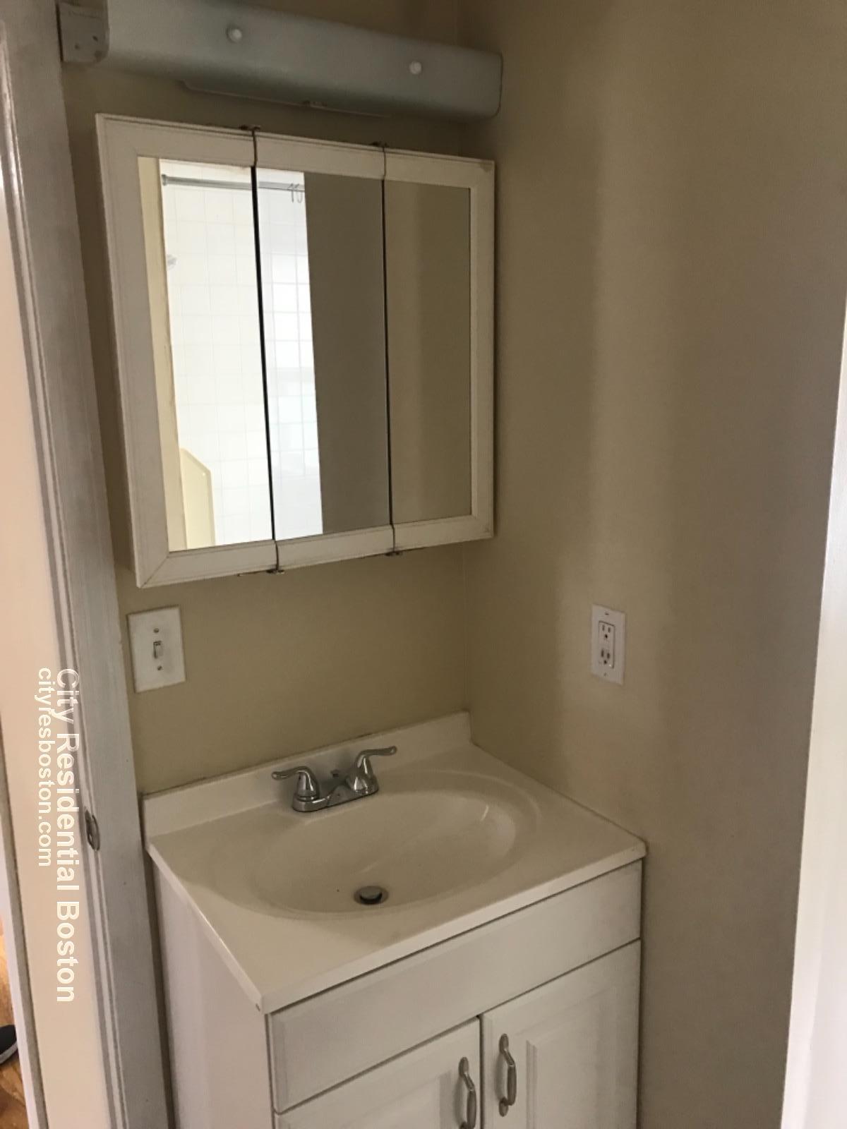 2 bed, 1 bath apartment for rent at 226 West Ninth St Unit 2, South Boston — photo 14 of 18