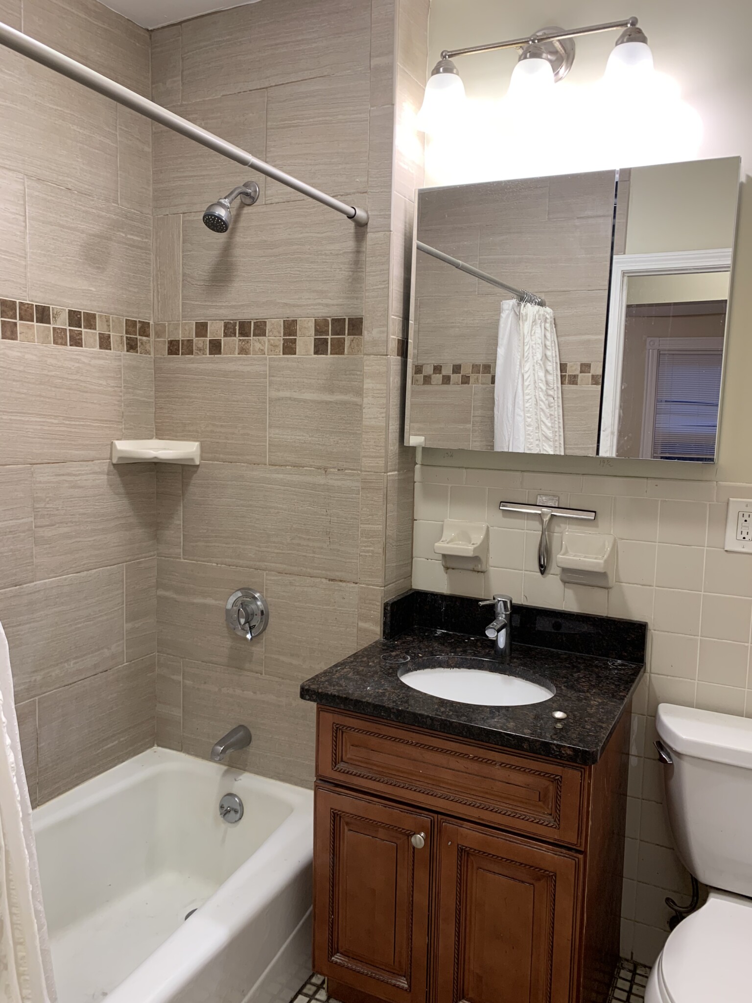 2 bed, 1 bath apartment for rent at 15 Hewlett Unit 3, Roslindale — photo 6 of 8