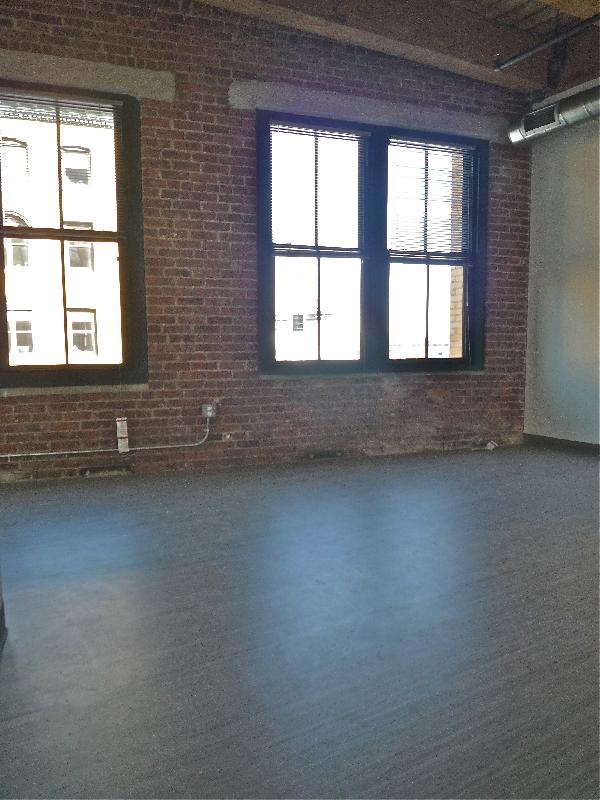 Studio bed, 1 bath apartment for rent at 381 Congress St Unit Aaa, Seaport District — photo 5 of 25
