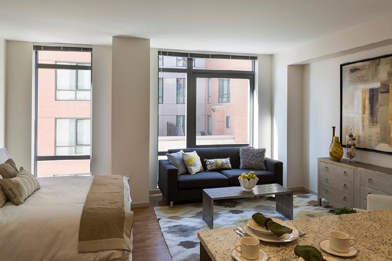 2 bed, 1.5 bath apartment for rent at 110 Beverly Unit ##, North End — photo 3 of 10