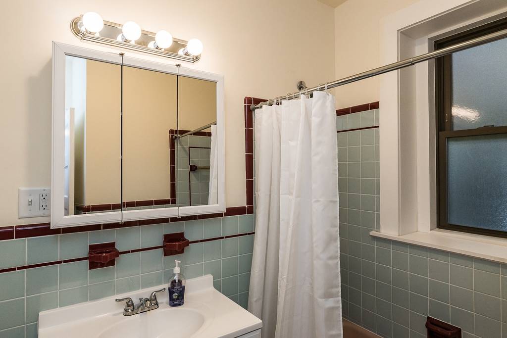 1463 Beacon St, Washington Square