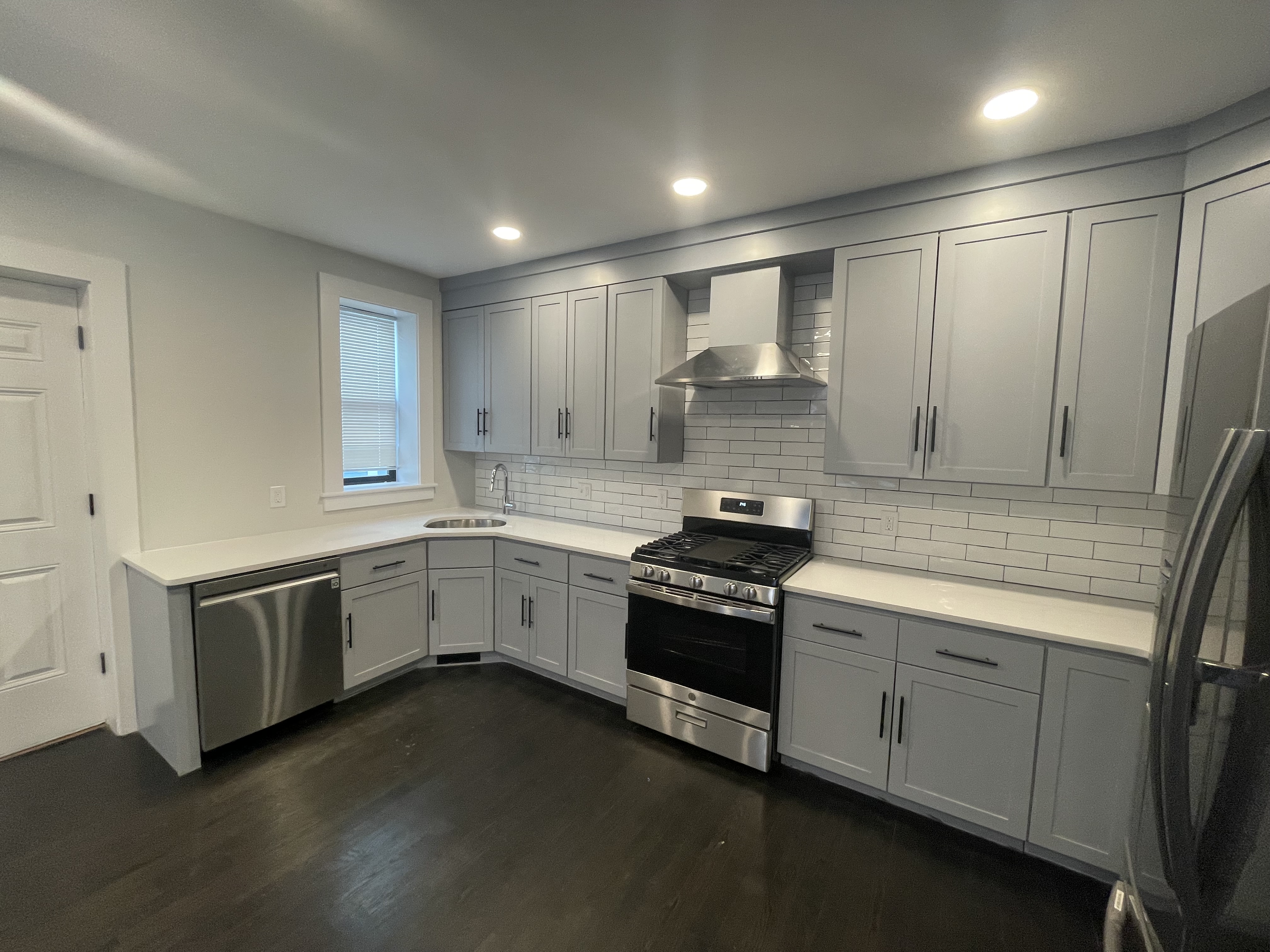 4 bed, 4+ bath apartment for rent at 52 Walnut St Unit 1, Dorchester — photo 2 of 28
