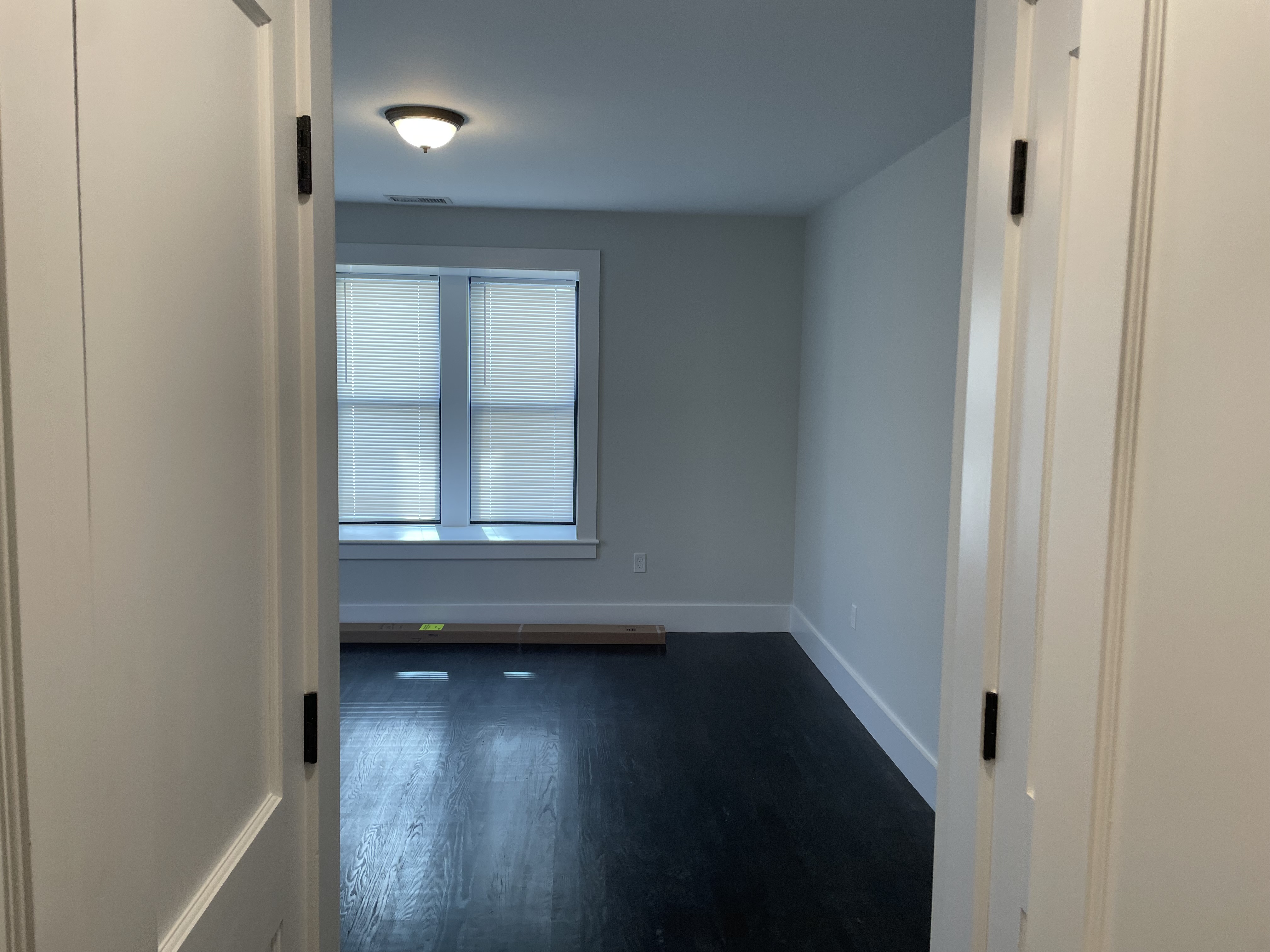 4 bed, 4+ bath apartment for rent at 52 Walnut St Unit 1, Dorchester — photo 11 of 28
