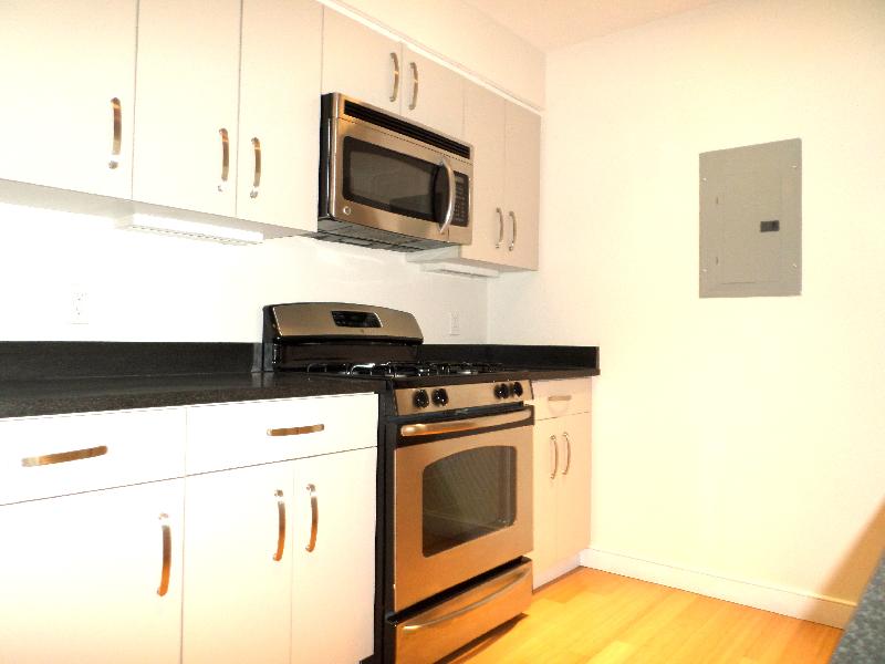 602 Albany St, South End