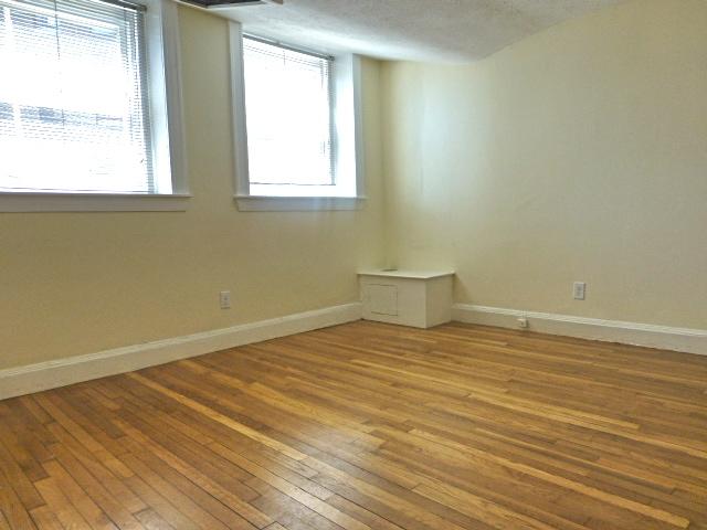 33 Lancaster Ter, Coolidge Corner