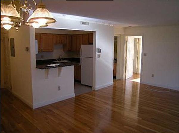 320 Hammond Pond Pkwy, Newton