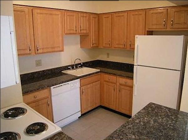 320 Hammond Pond Pkwy, Newton