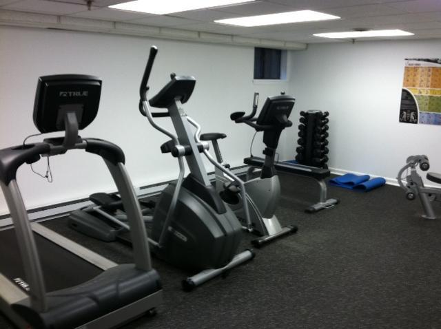 320 Hammond Pond Pkwy, Chestnut Hill