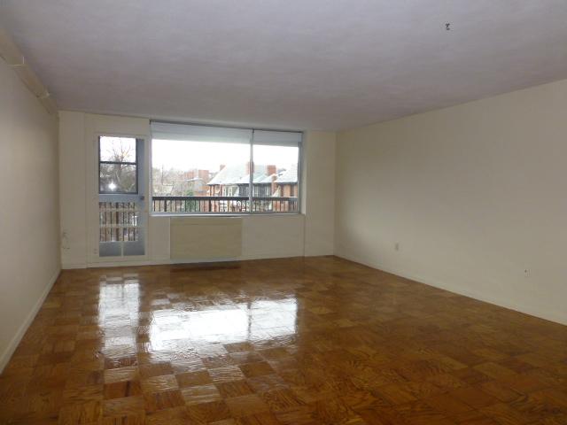 101 Monmouth St, Longwood