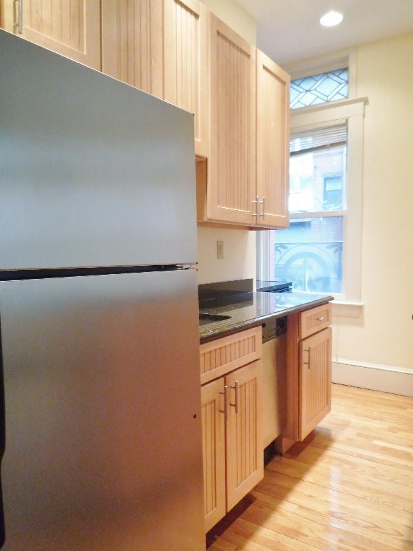 195 Commonwealth Ave, Fenway