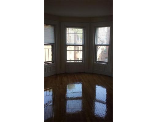 227 Newbury St, Back Bay