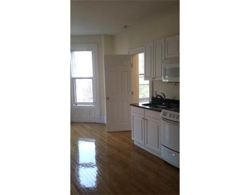 227 Newbury St, Back Bay