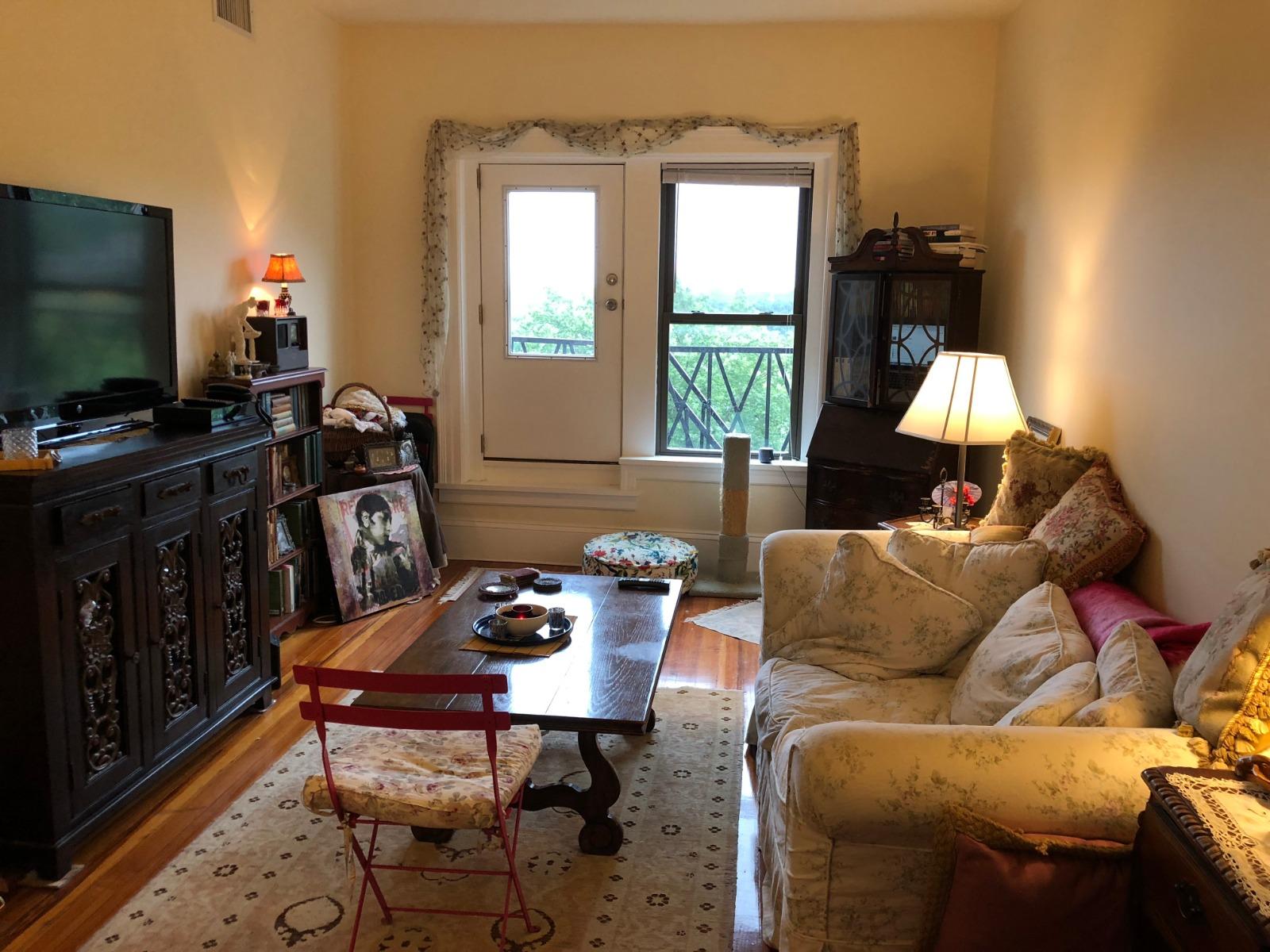 1463 Beacon St, Washington Square