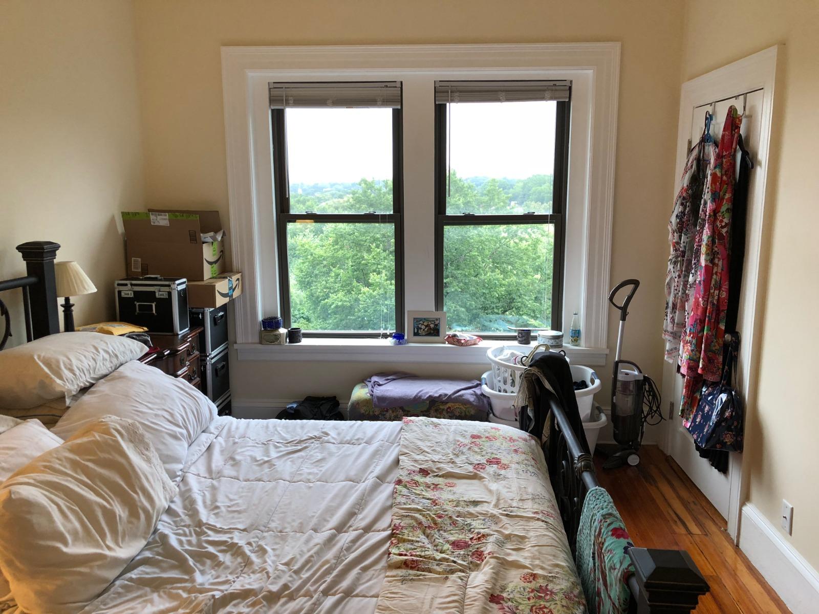 1463 Beacon St, Washington Square